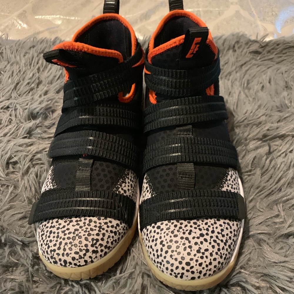 LeBron’s Soldier size 7Y